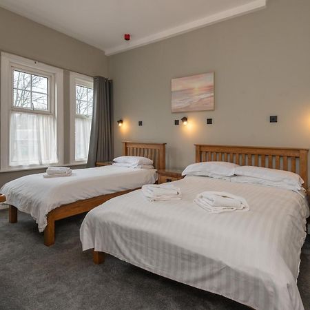 Ascot Grange Hotel - Voujon Resturant Leeds  Dış mekan fotoğraf