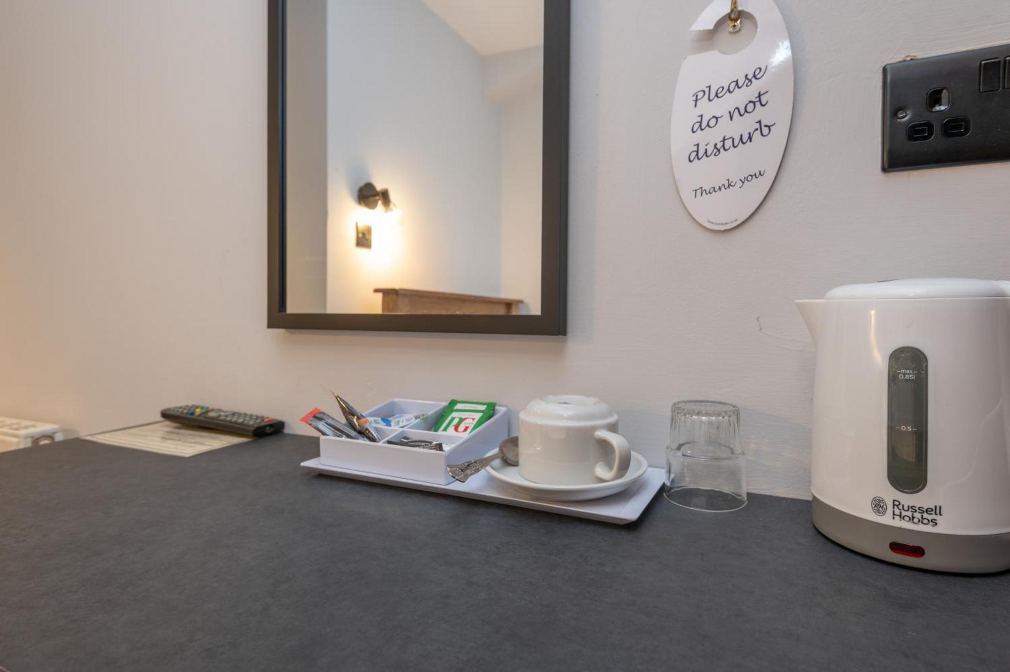 Ascot Grange Hotel - Voujon Resturant Leeds  Dış mekan fotoğraf