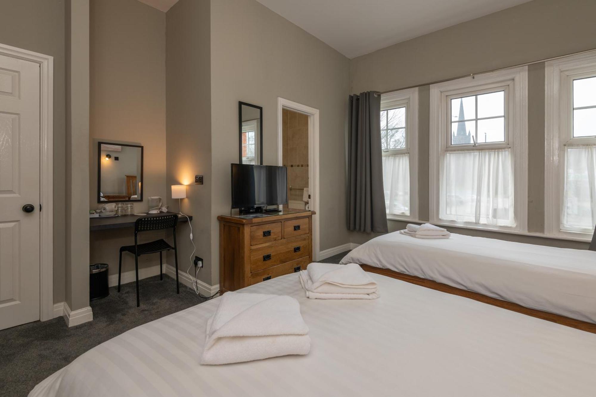 Ascot Grange Hotel - Voujon Resturant Leeds  Dış mekan fotoğraf