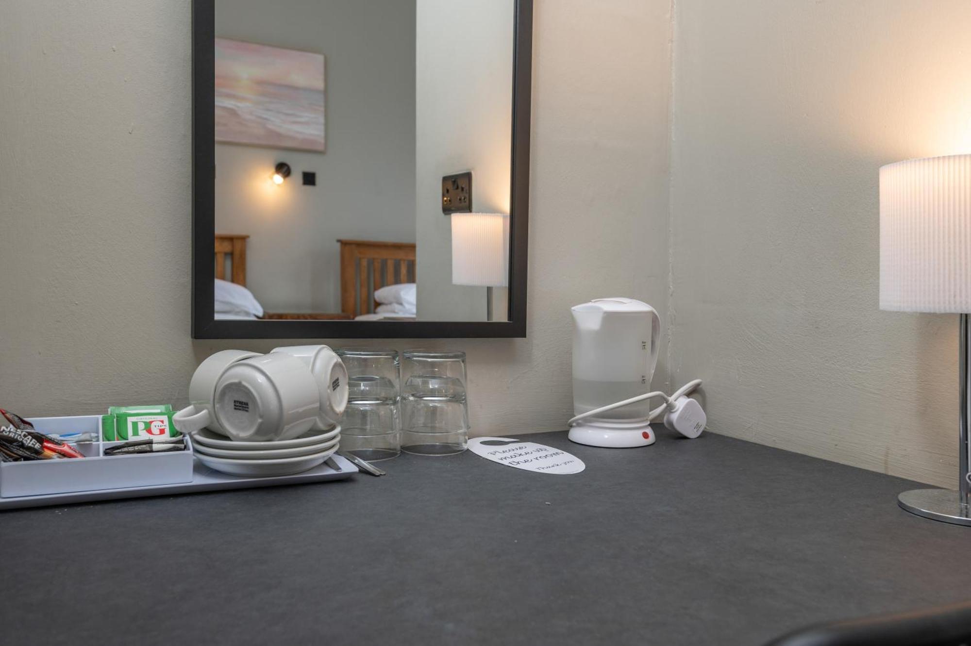 Ascot Grange Hotel - Voujon Resturant Leeds  Dış mekan fotoğraf