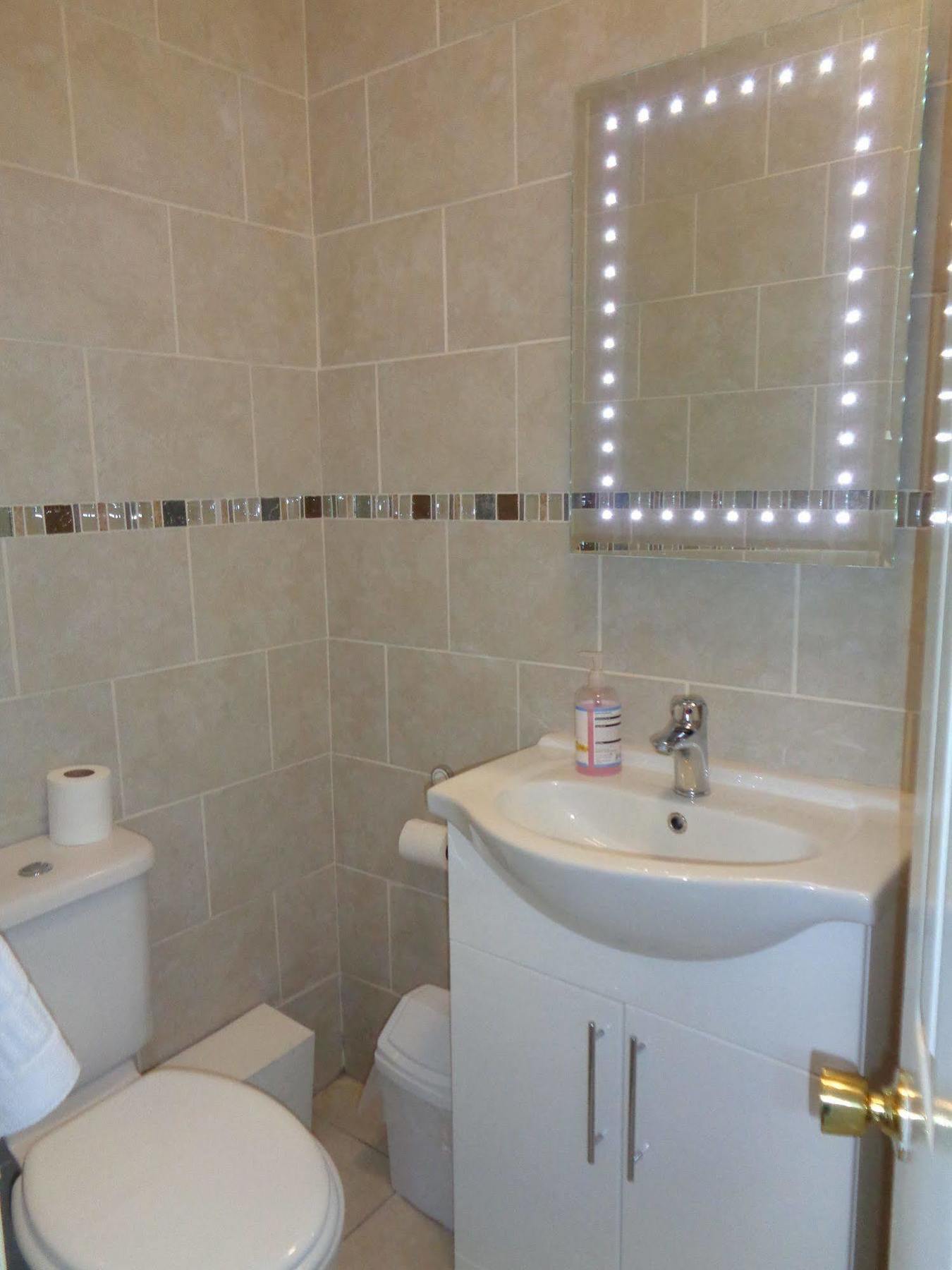 Ascot Grange Hotel - Voujon Resturant Leeds  Dış mekan fotoğraf